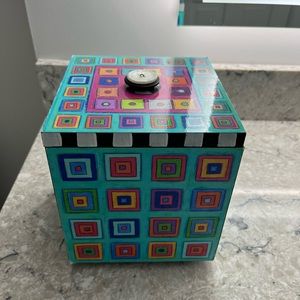 WHIMSICAL SQUARE LAQUERED BOX.